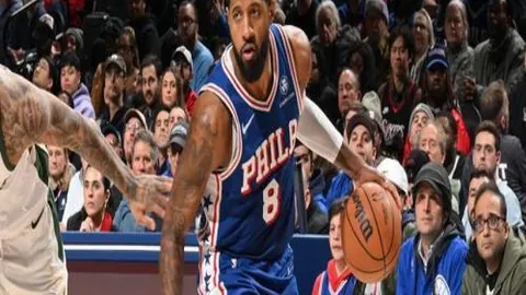 17岁便深陷其中，摆脱手机依赖之路艰难，如今频率显著下降。