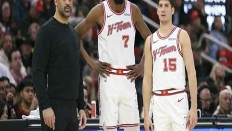 皇馬官方确认巴斯克斯续约至2025年